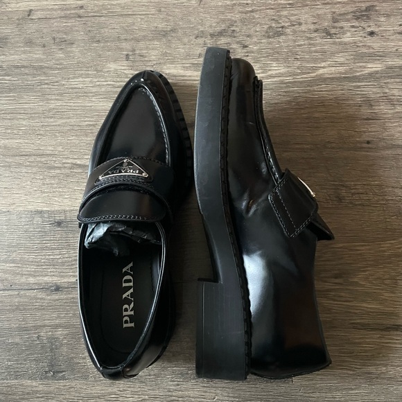 Brushed leather loafers (pointed toe). Size 37 (6.5 US) - Picture 4 of 12